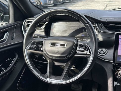 Used 2022 Jeep Grand Cherokee Overland w/ Luxury Tech Group IV image 15