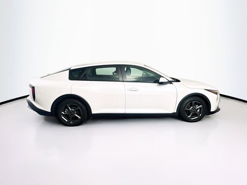 Used 2025 Kia K4 LXS image 10