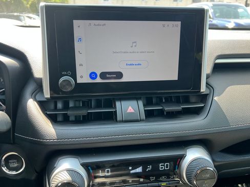 Used 2025 Toyota RAV4 XLE FWD image 27
