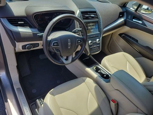Used 2017 Lincoln MKC Premiere FWD image 18