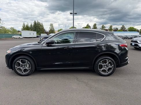 Used 2018 Alfa Romeo Stelvio AWD image 5