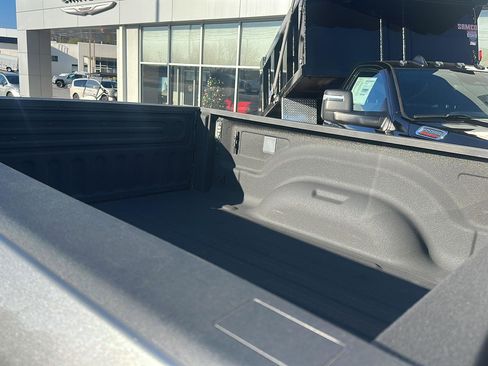 Used 2024 RAM 2500 Big Horn w/ Night Edition image 8