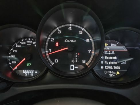 Used 2018 Porsche Macan Turbo w/ Premium Package Plus image 10