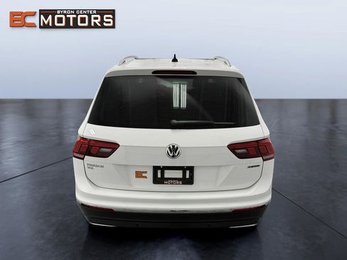 Used 2021 Volkswagen Tiguan SEL w/ 2-Row Tiguan MDO Package image 5