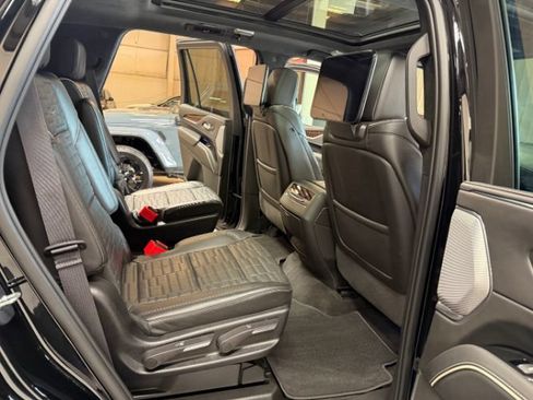 Used 2022 Cadillac Escalade Sport Platinum AWD/4WD image 30
