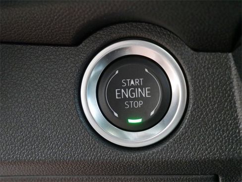 Certified 2025 Chevrolet Traverse LT image 21