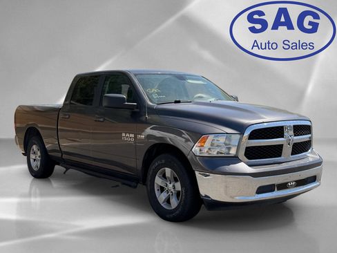 Used 2020 RAM 1500 Classic SLT RWD image 2