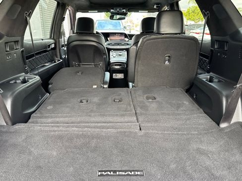 Used 2021 Hyundai Palisade Calligraphy image 16
