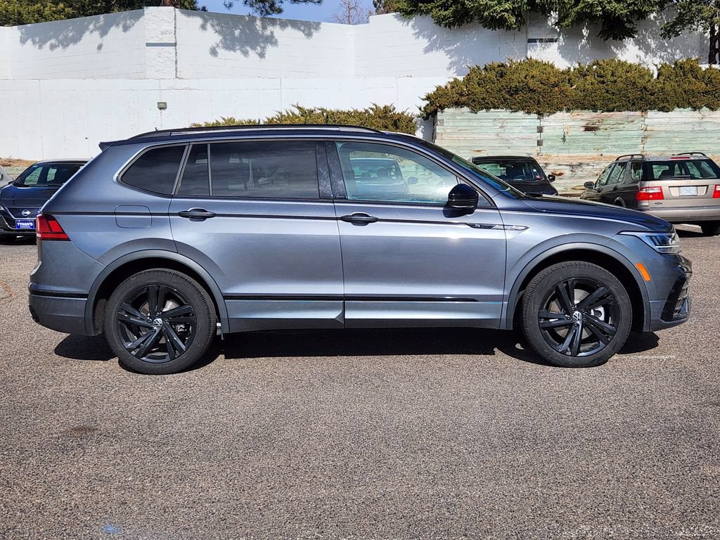 Certified 2024 Volkswagen Tiguan SE R-Line AWD/4WD image 2