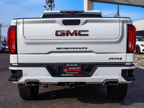 Used 2024 GMC Sierra 1500 AT4 w/ Technology Package AWD/4WD image 5