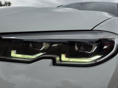 Used 2019 BMW 330i xDrive Sedan w/ Convenience Package AWD/4WD image 11