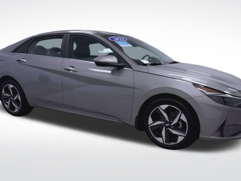 Used 2023 Hyundai Elantra Limited image 17