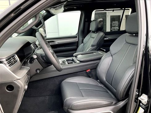 New 2026 Jeep Grand Wagoneer Limited AWD/4WD image 11