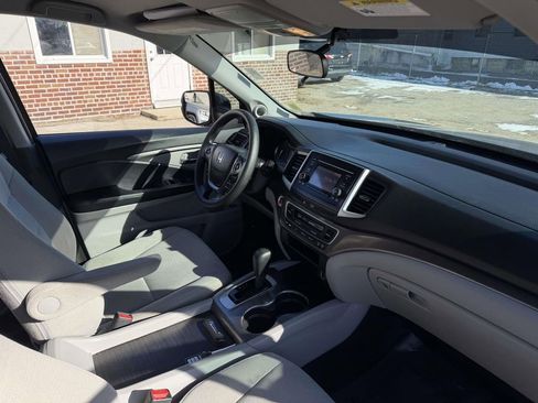 Used 2018 Honda Pilot LX image 11