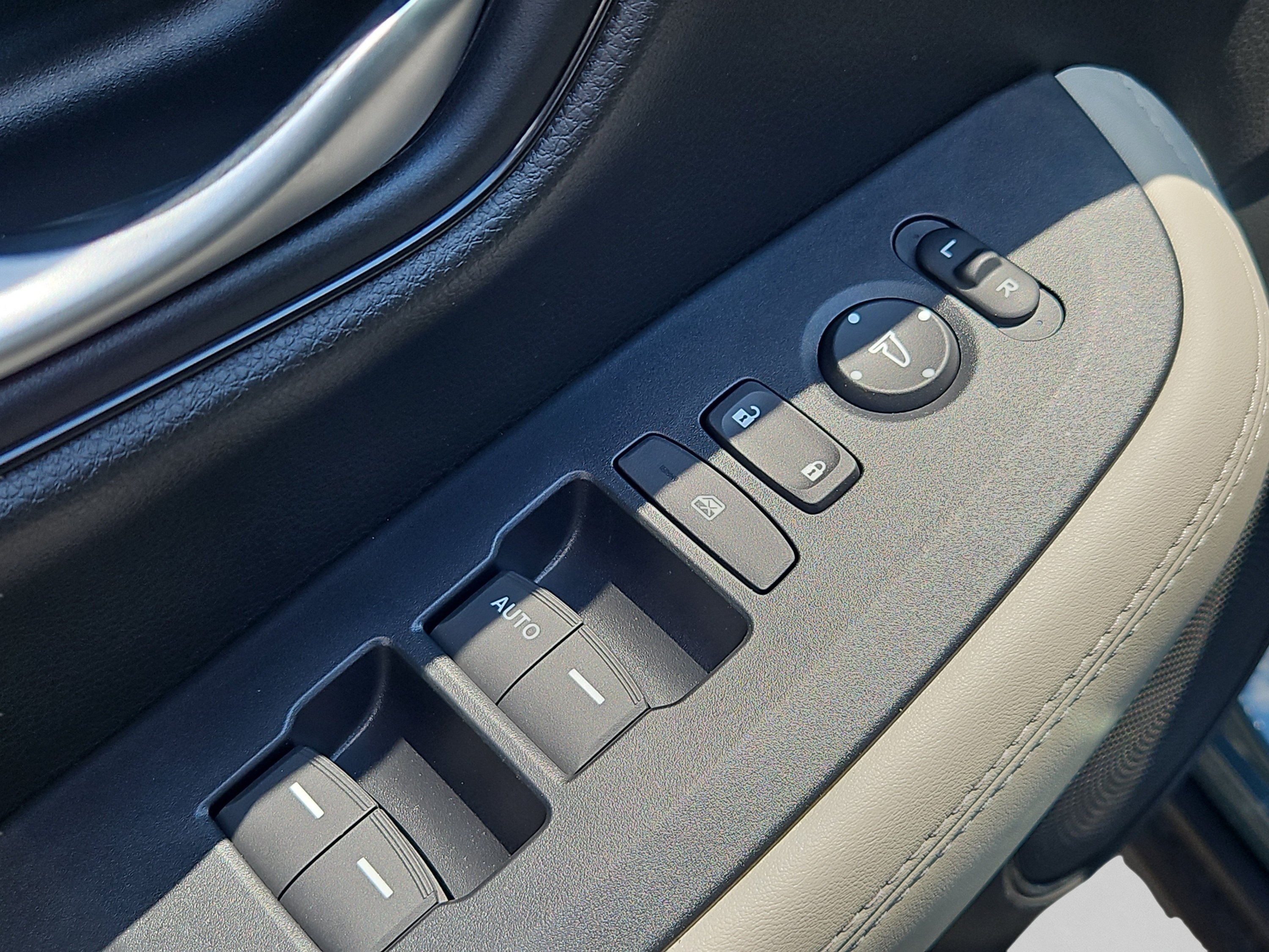 New 2027 Honda HR-V LX image 14