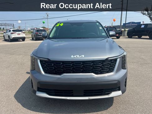 Used 2024 Kia Sorento LX FWD image 10