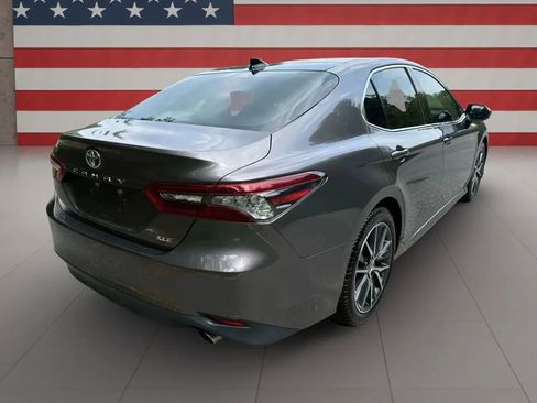 Used 2021 Toyota Camry XLE FWD image 8