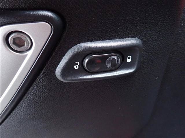 Used 2013 Jeep Wrangler Unlimited Sahara w/ Connectivity Group AWD/4WD image 12