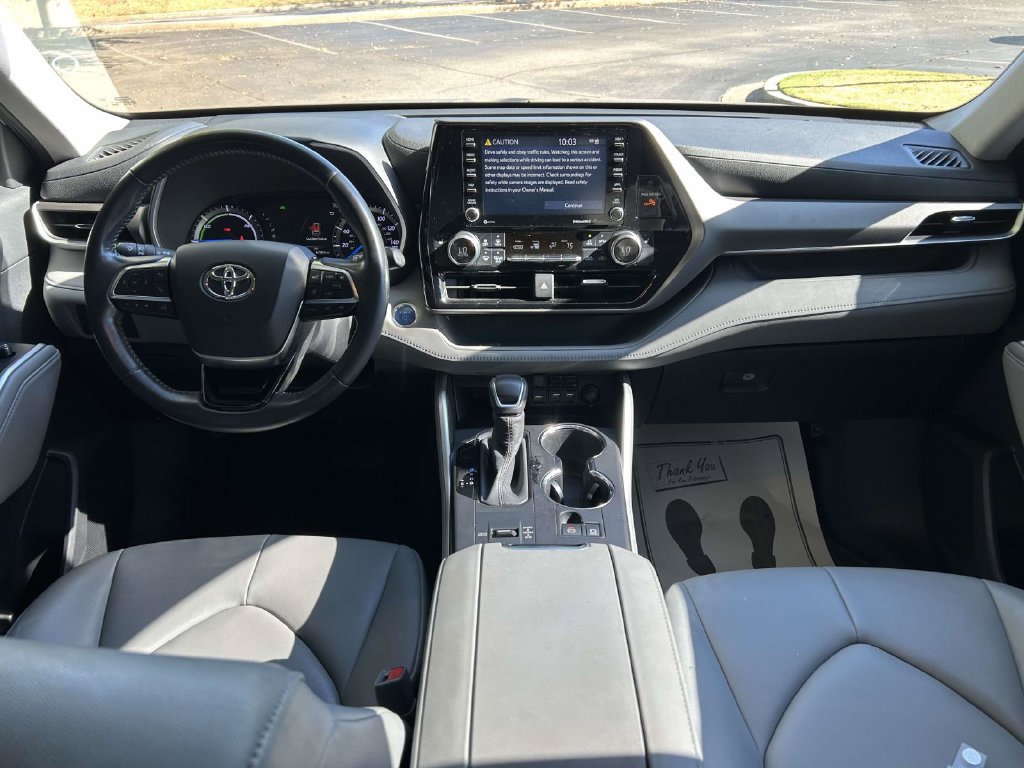 Used 2020 Toyota Highlander XLE AWD/4WD image 10