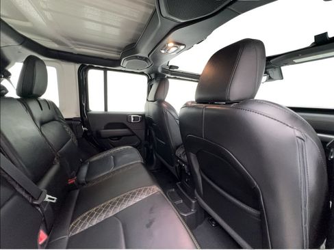Used 2023 Jeep Wrangler Unlimited Sahara AWD/4WD image 26