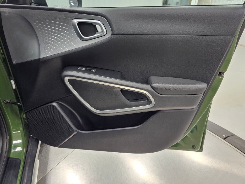 Used 2020 Kia Soul X-Line FWD image 28