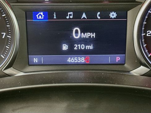 Used 2024 GMC Terrain SLT FWD image 18