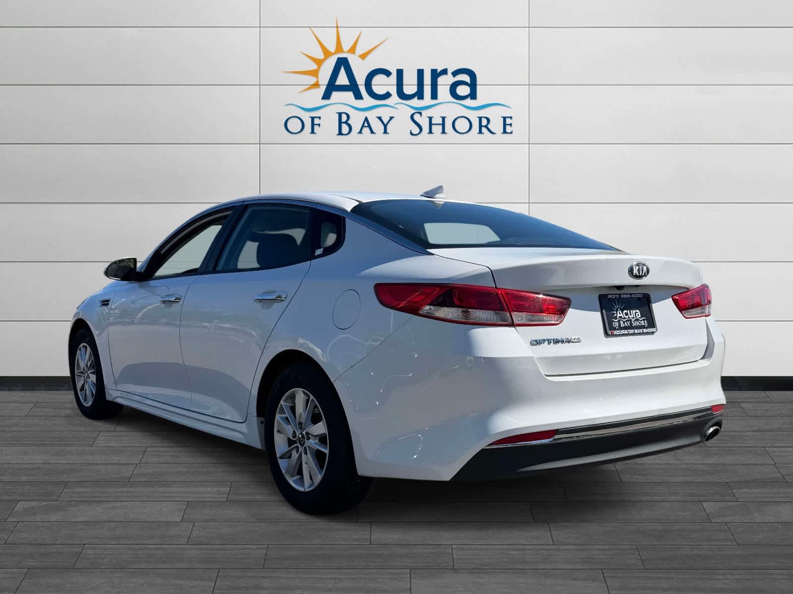 Used 2017 Kia Optima LX FWD image 5