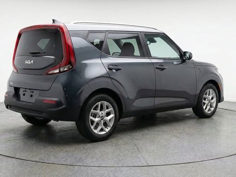 Used 2025 Kia Soul LX w/ LX Technology Package FWD image 9