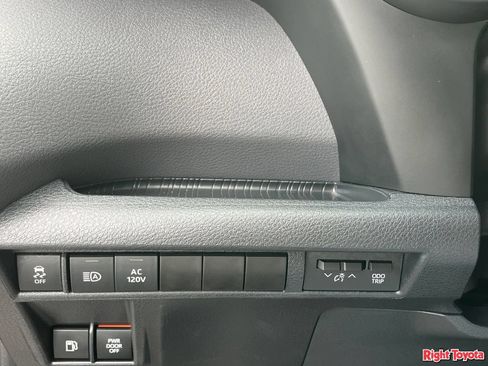 Certified 2022 Toyota Sienna XSE w/ XSE Plus Package FWD image 33