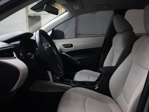 Used 2022 Toyota Corolla Cross LE image 17