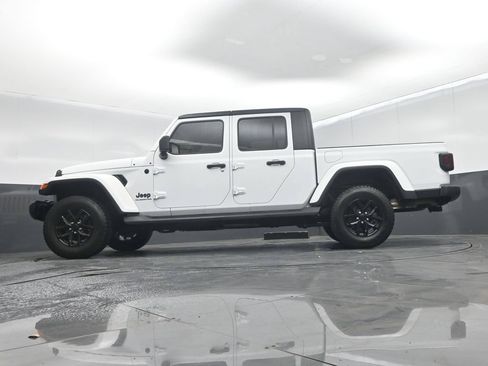 Used 2021 Jeep Gladiator Sport AWD/4WD image 19
