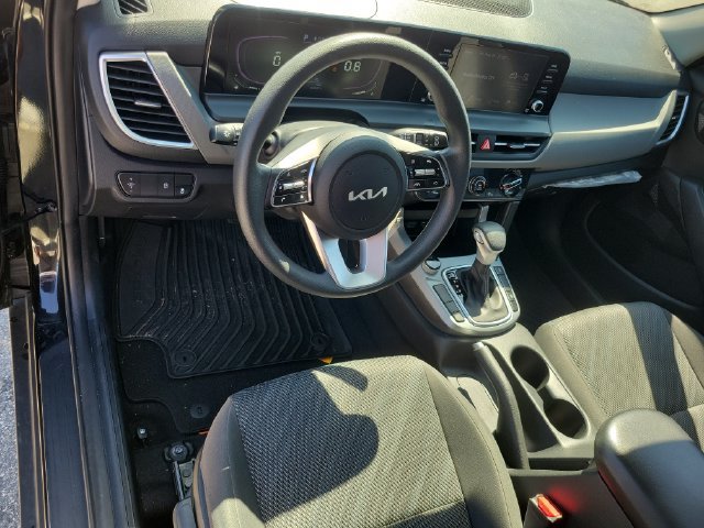 Used 2024 Kia Seltos LX AWD/4WD image 16