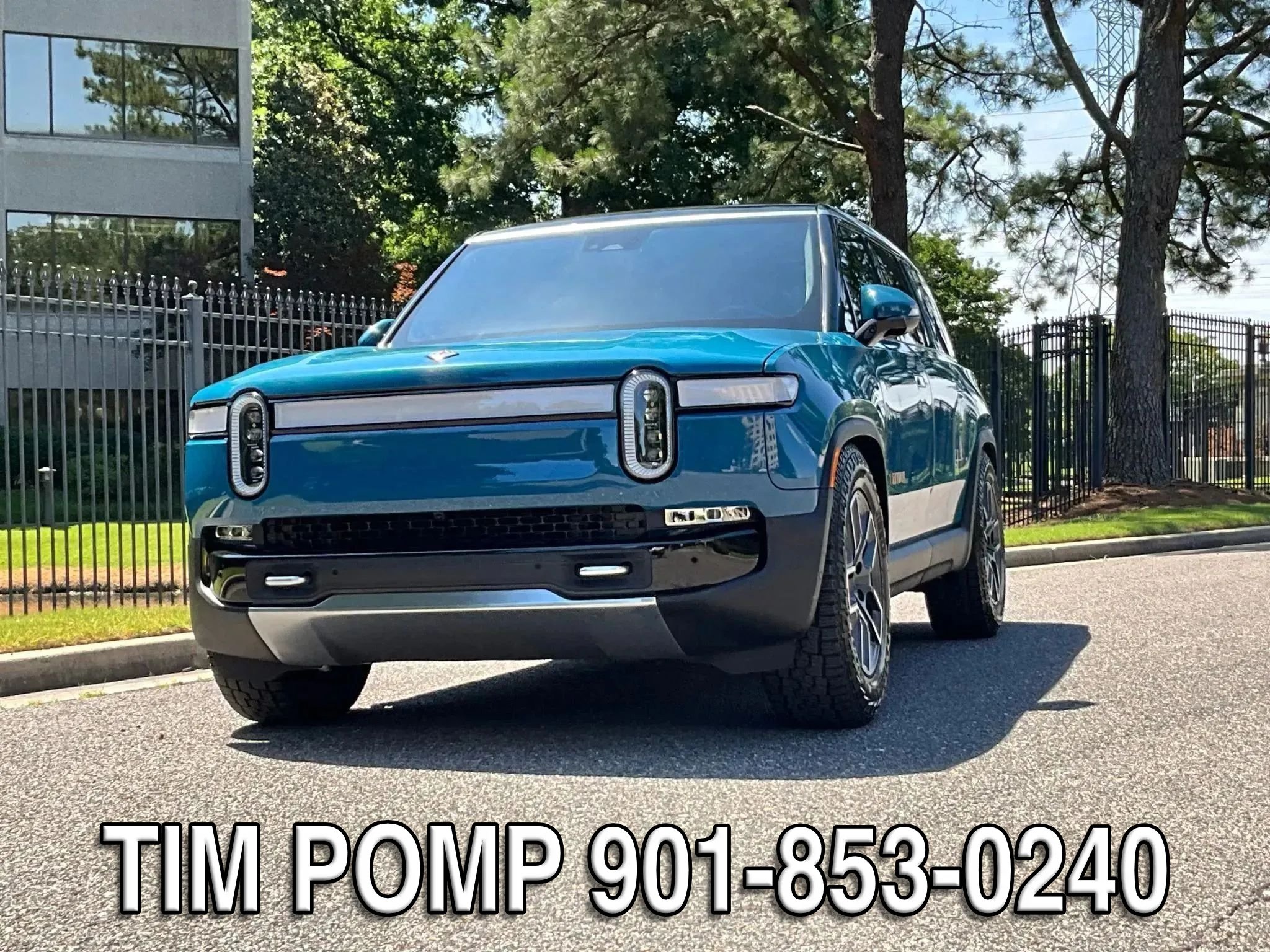 Used 2023 Rivian R1S Adventure Quad AWD/4WD image 3