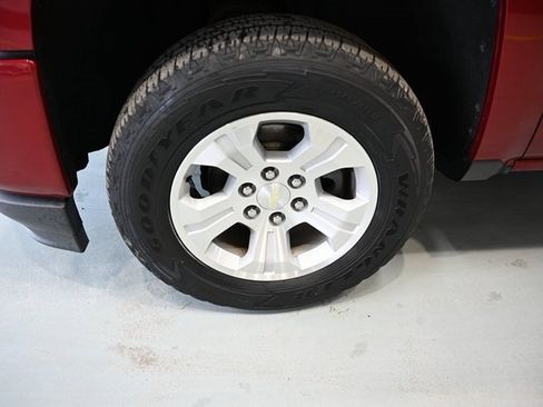 Used 2018 Chevrolet Silverado 1500 LT w/ All Star Edition image 29