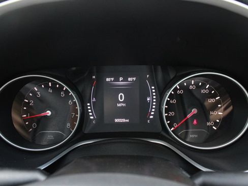 Used 2018 Jeep Compass Latitude w/ Cold Weather Group AWD/4WD image 10