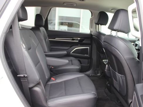 Used 2023 Kia Telluride S AWD/4WD image 32