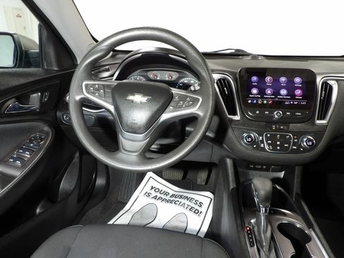 Used 2022 Chevrolet Malibu LT FWD image 14