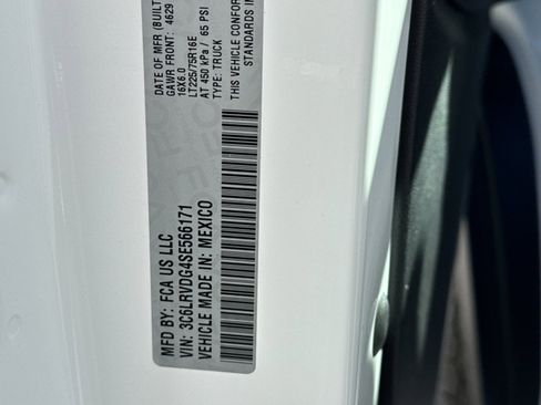 Used 2025 RAM ProMaster 2500 w/ Storage Group image 28