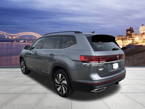 Used 2024 Volkswagen Atlas SE AWD/4WD image 3