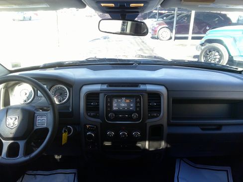 Used 2017 RAM 1500 Express w/ Black Ram 1500 Express Group image 17