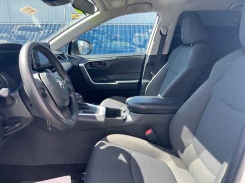 Used 2022 Toyota RAV4 LE FWD image 19