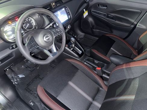 New 2025 Nissan Versa SR w/ Trunk Package image 17