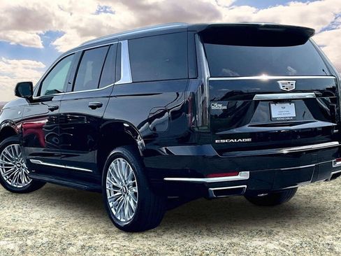 Used 2025 Cadillac Escalade Premium Luxury AWD/4WD image 4