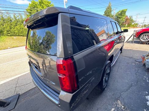 Used 2015 Chevrolet Suburban LTZ AWD/4WD image 5