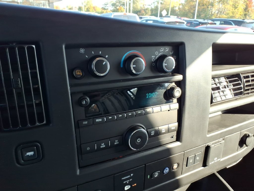 Used 2025 GMC Savana 2500 Extended w/ Driver Convenience Package RWD image 16