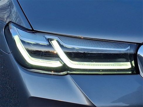 Used 2023 BMW 540i xDrive 540i xDrive w/ M Sport Package image 9