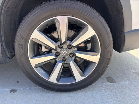 Used 2025 Honda Pilot Elite image 11