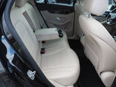 Used 2017 Mercedes-Benz GLC 300 4MATIC image 18