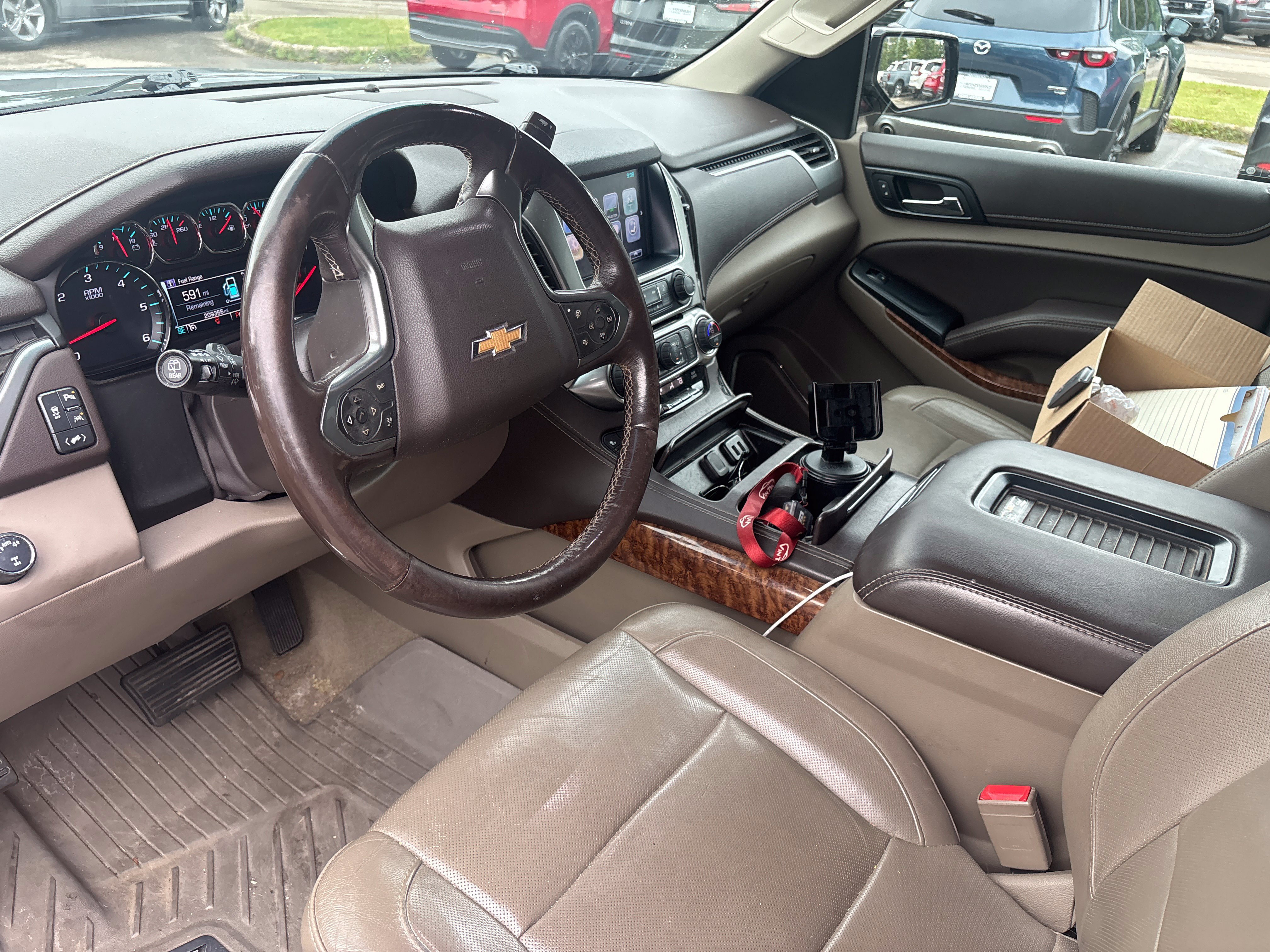 Used 2018 Chevrolet Suburban Premier AWD/4WD image 36