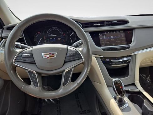 Used 2019 Cadillac XT5 Premium Luxury FWD image 21